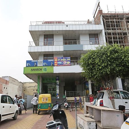 Oyo 8910 Celeste Inn Greater Noida Eksteriør bilde