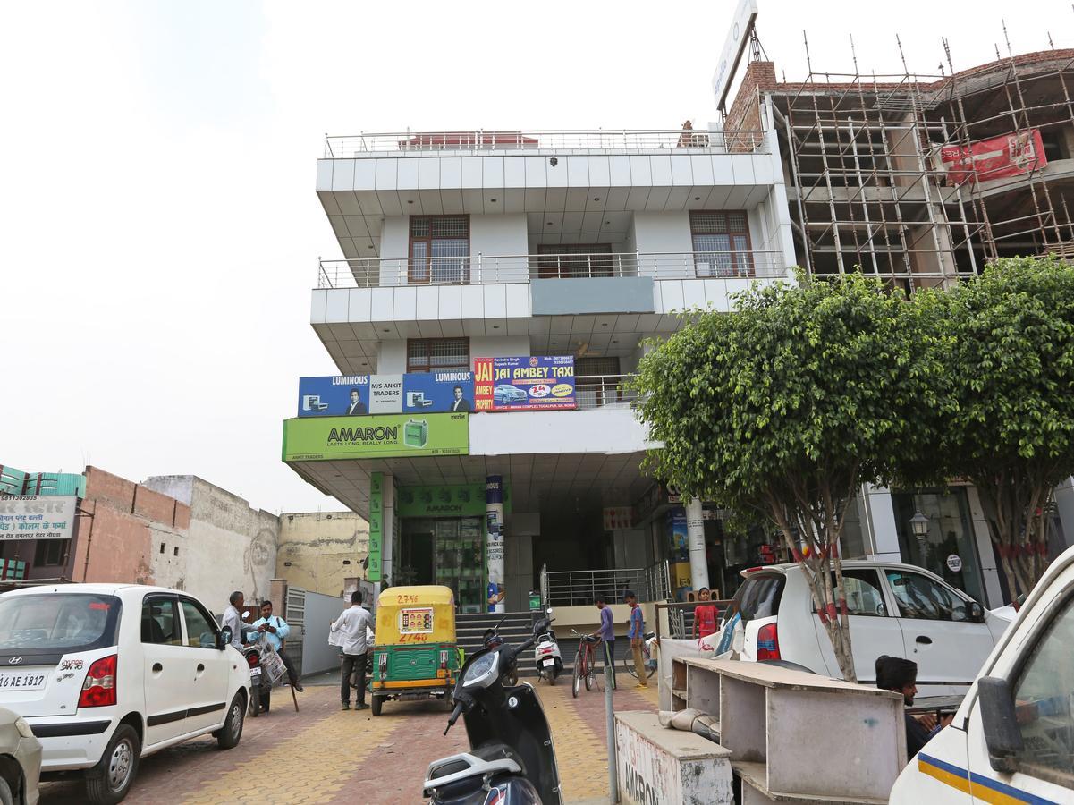 Oyo 8910 Celeste Inn Greater Noida Eksteriør bilde